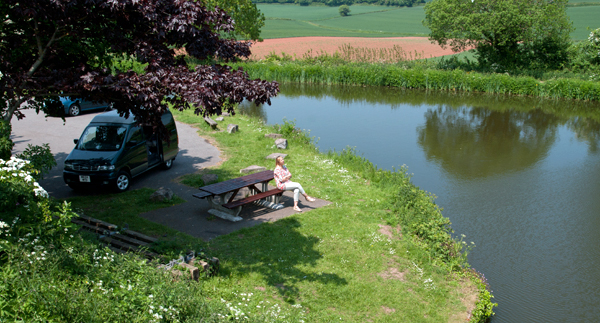 The Grand Western Canal between Tiverton basin and Halberton.