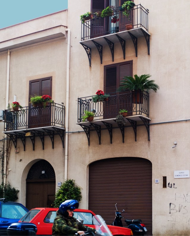 Our hotel. The Politeamaffitti.