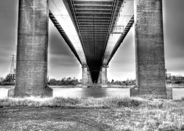 Under the M5 looking NE across the River Avon.