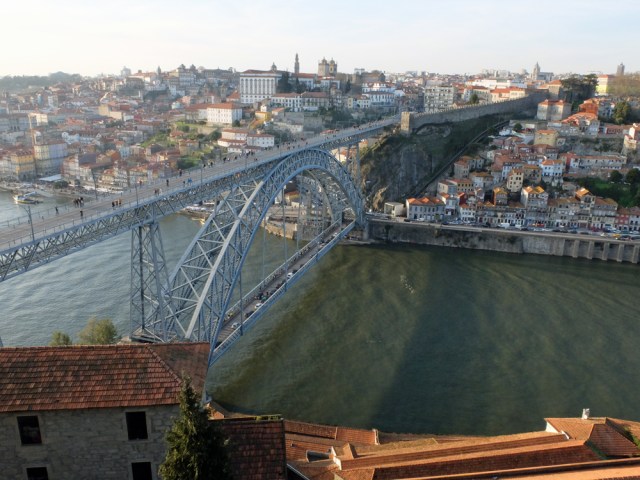 Luis I bridge from south.